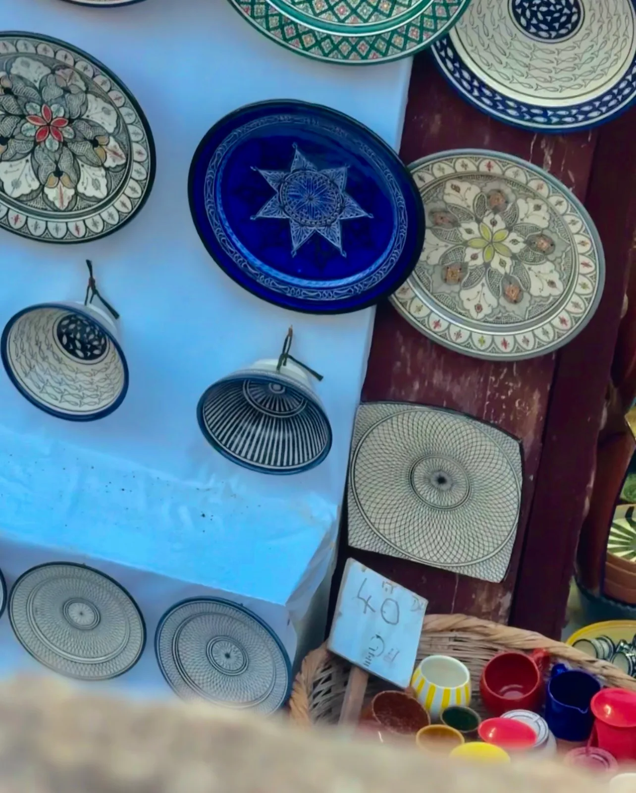 La poterie marocaine : authenticité des traditions et savoir-faire des artisans à Mzouda et Safi
